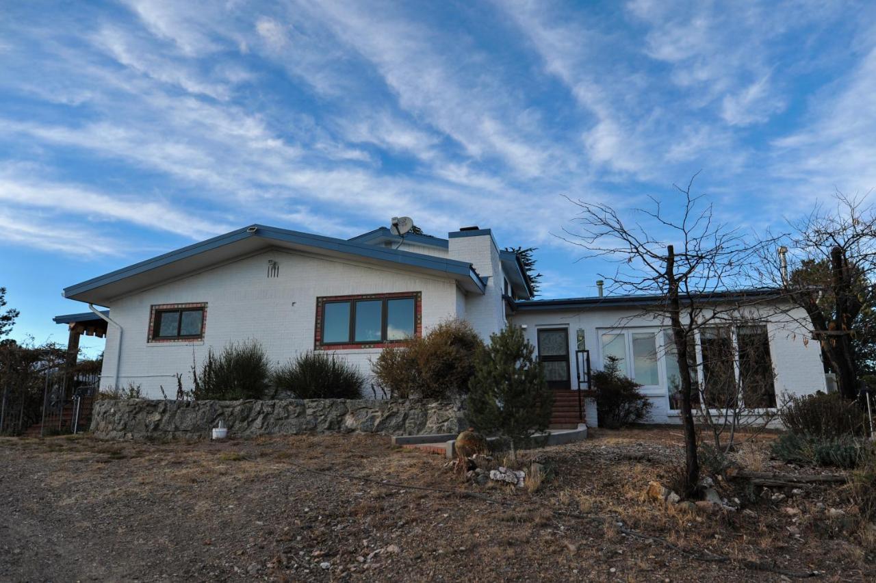 Heart And Wings Retreat Center Apartment ซิลเวอร์ซิตี้ ภายนอก รูปภาพ